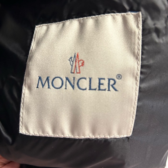 Moncler Barbel Coat new with no tags. - Picture 11 of 12
